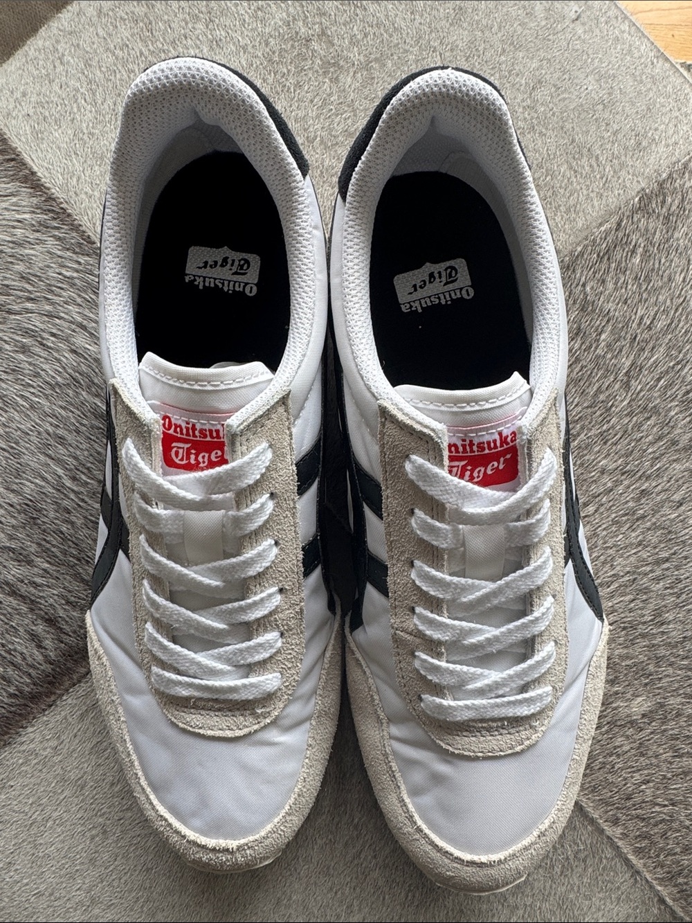 Onitsuka Tiger Sneakers in White, Black & Beige - Picture 3 of 7